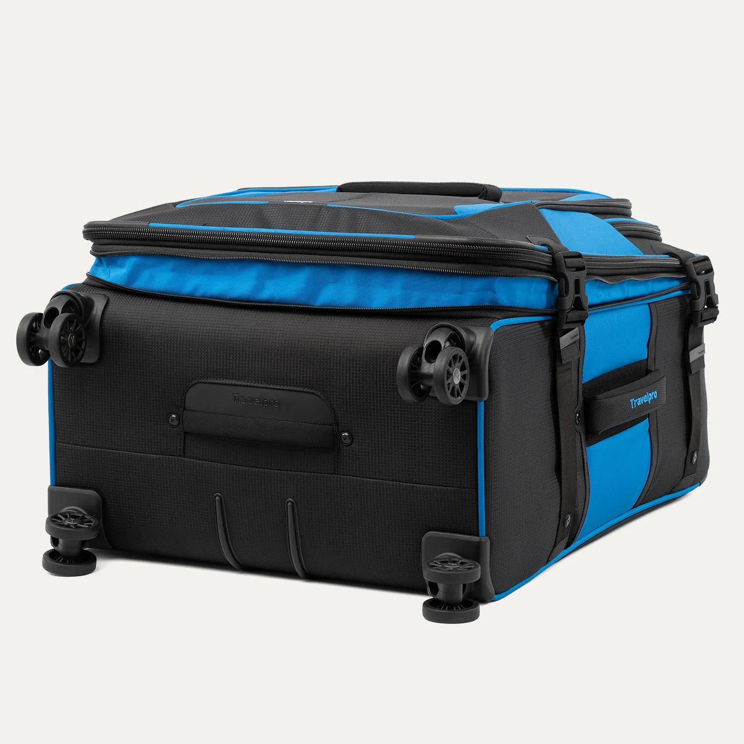 Bold™ by Travelpro® 26” Check-In Spinner
